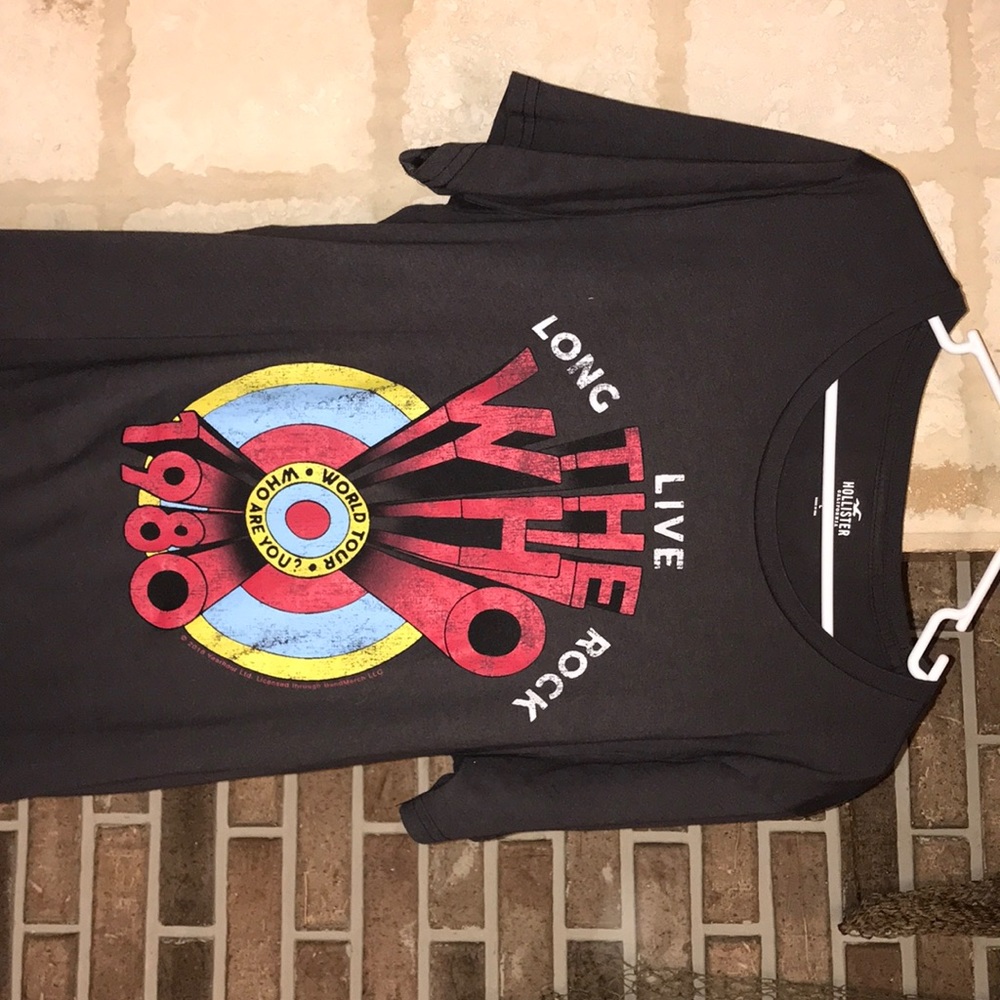Hollister t-shirt